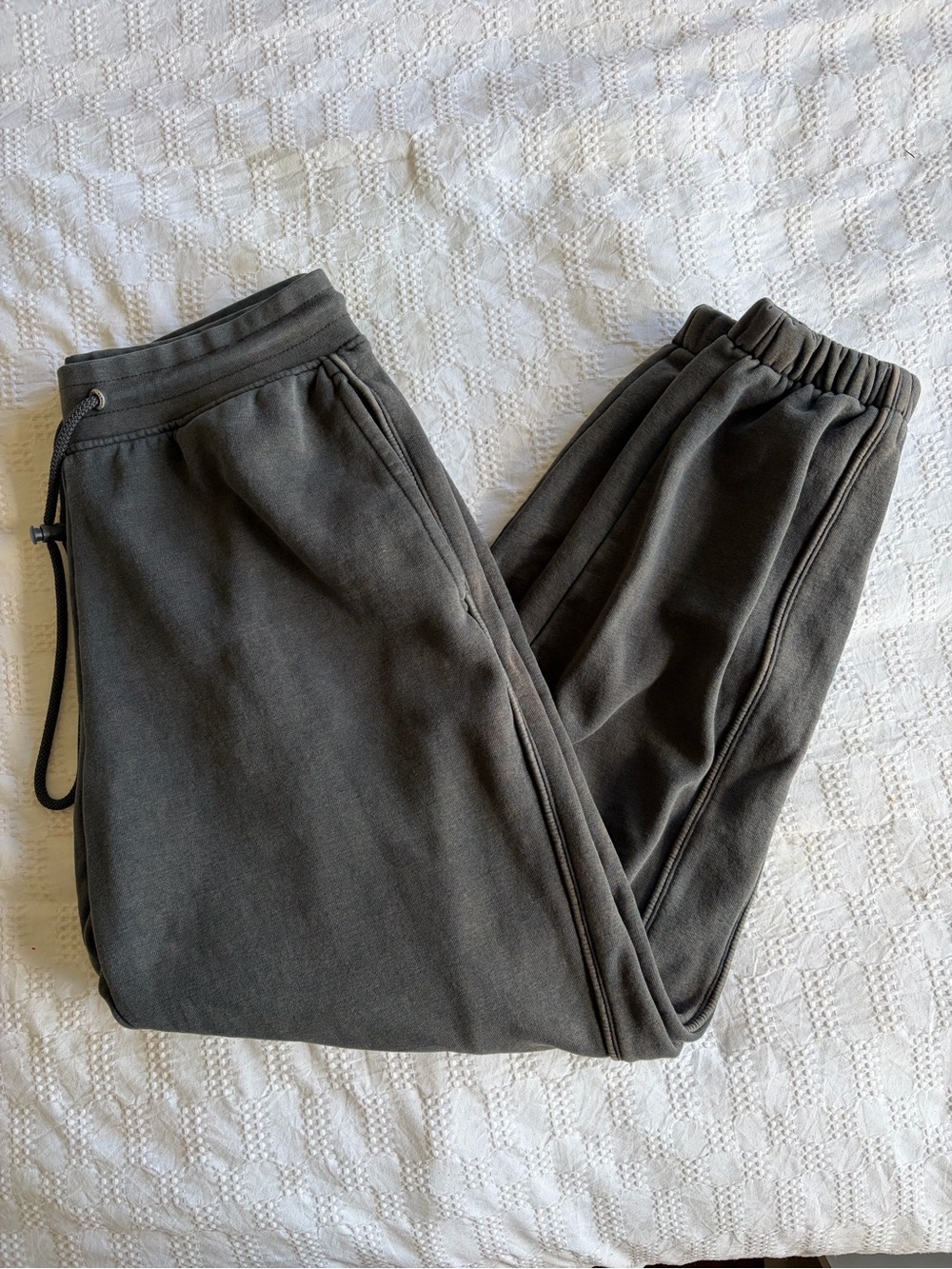 Alphalete Essential Oversized Joggers - Black